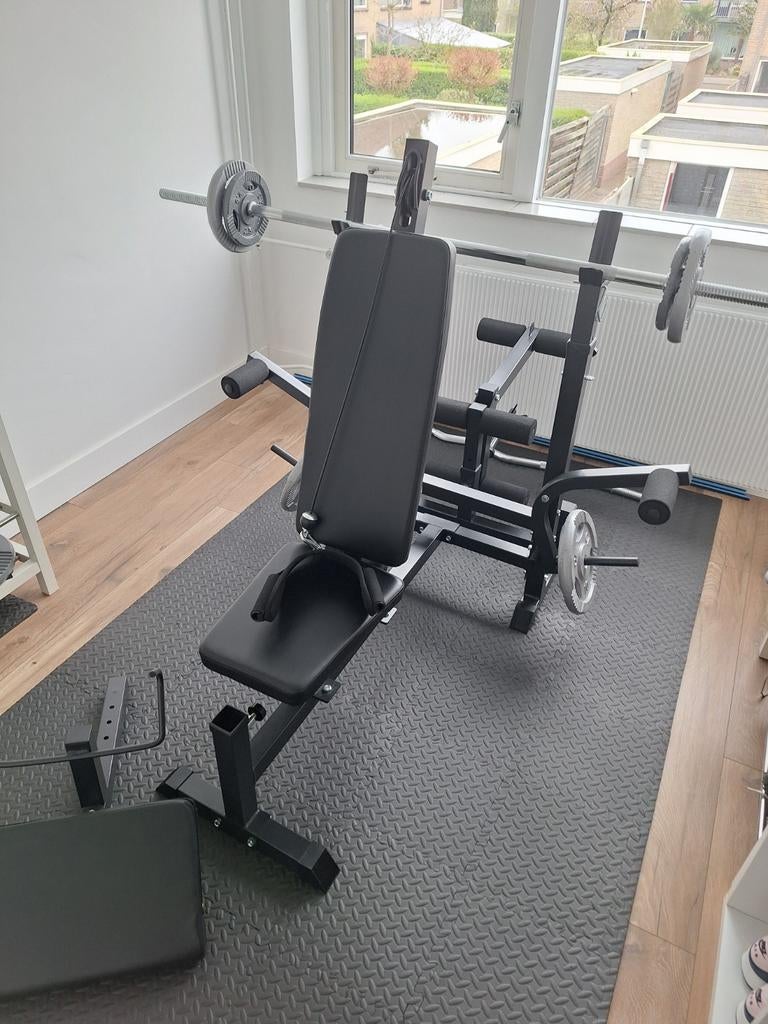 Krachtstation met bankje en gewichten, Sport en Fitness, Ophalen, Nieuw, Krachtstation