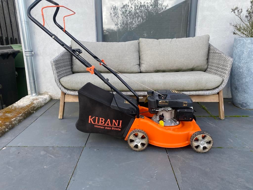 Bijna nieuwe grasmaaier met benzine motor, Ophalen of Verzenden, Zo goed als nieuw