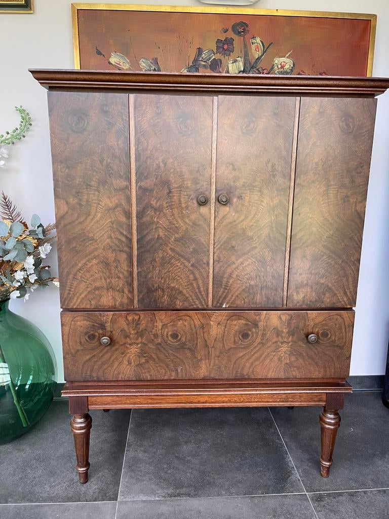 Mooie vintage tvkast, Ophalen