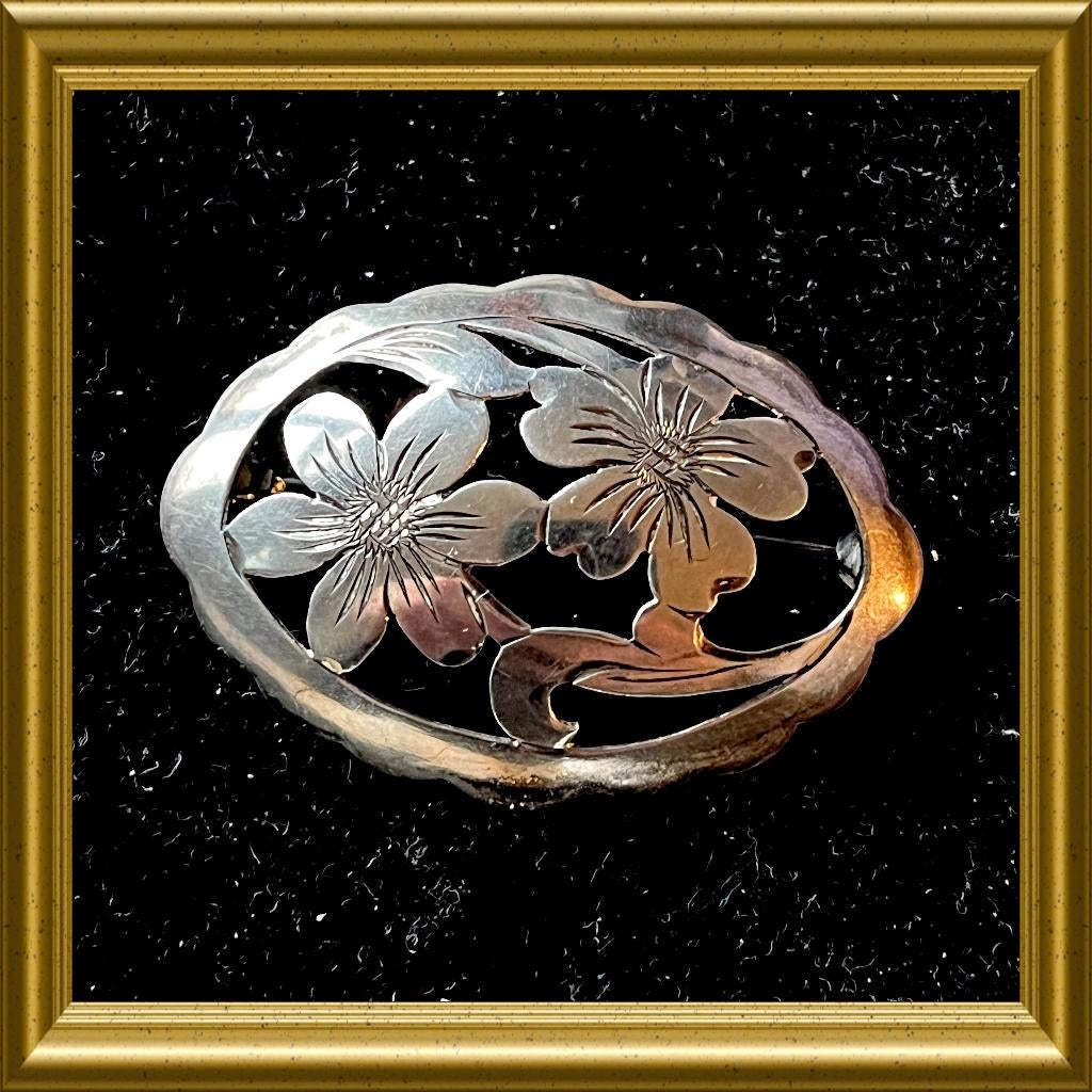 Oude zilveren bloemen broche, Teka, Ophalen of Verzenden, Zilver, Broche