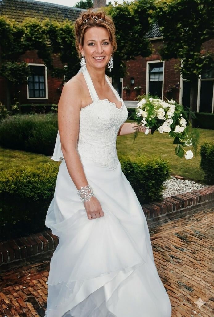 Bruidsjurk, Mary Borsato, maat 40, Trouwjurk, Wit, Ophalen of Verzenden, Gedragen