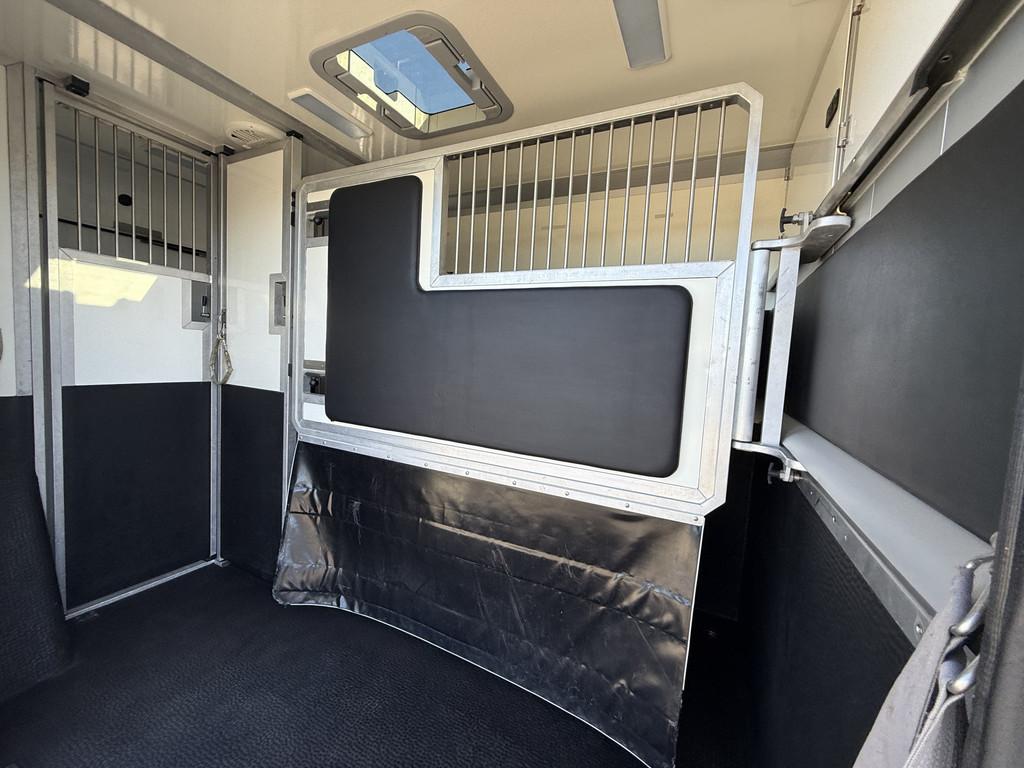 Renault Master | HORSETRUCK | STX | STALLION 3XL | 2017 | HE, Weduwestraat 12
4884MV  WERNHOUT, NL, Paardenwagentje NL | MVV HORSETRUCKS