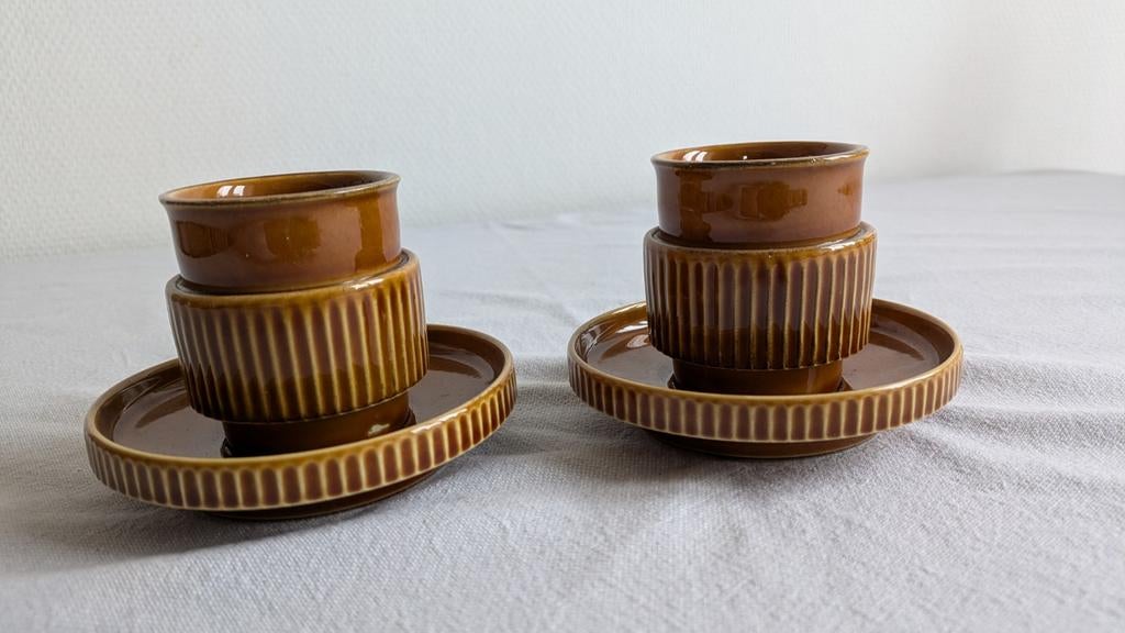 Tognana Italy 2 kop en schotels Vintage Retro, Ophalen of Verzenden, Aardewerk, Overige stijlen, Kop(pen) en/of Schotel(s)