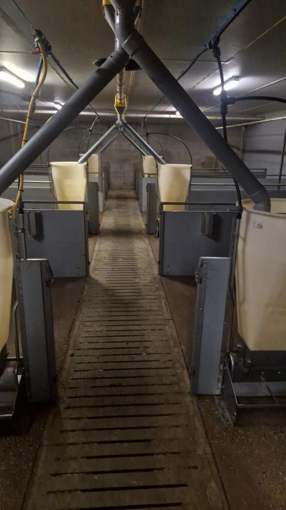 Verba voerbakken incl hokinrichting