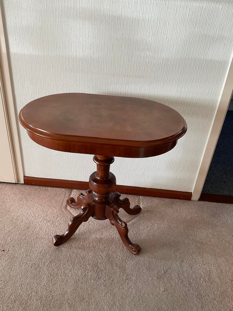 Bijzettafel, kleur mahonie/ wortelnoten., Ophalen