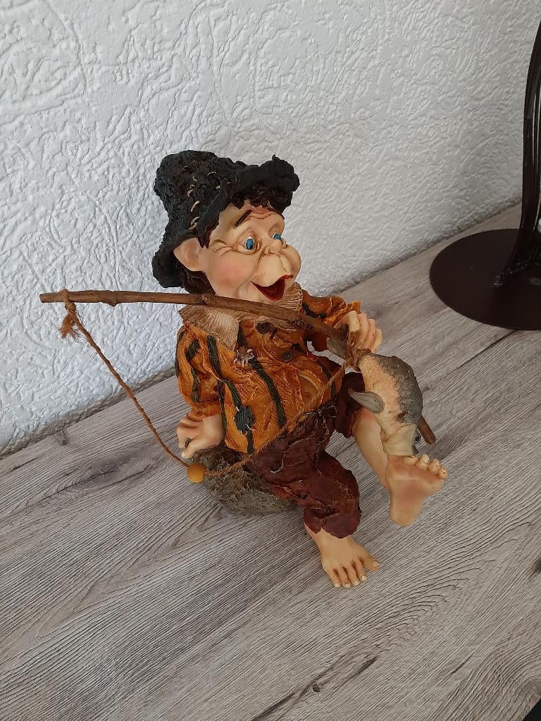 laven efteling Latch met de vis op zijn teen, Ophalen of Verzenden, Zo goed als nieuw, Beeldje of Poppetje