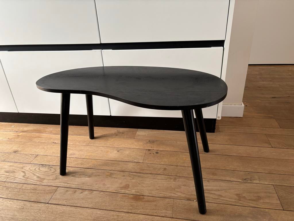 Set van 2 zwarte bijzettafels met organische vorm, Huis en Inrichting, Ophalen, Minder dan 45 cm, Gebruikt, 75 cm of meer