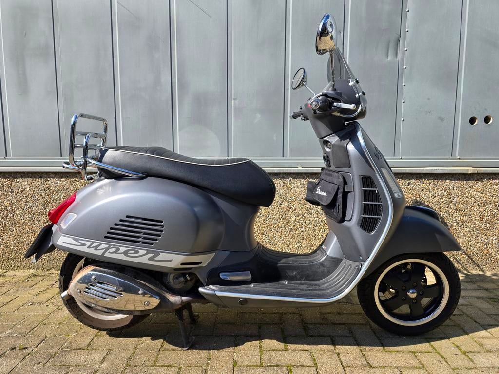 Vespa gts 300 motorscooter 2012, Scooter, 300 cc, Particulier