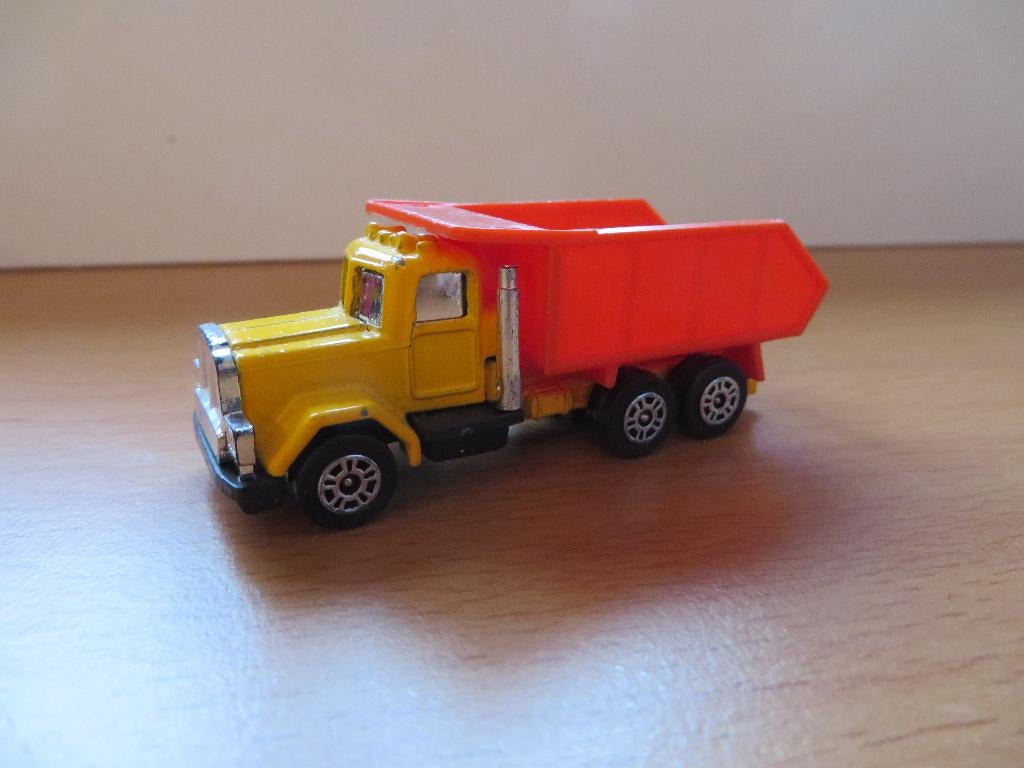 Corgi Juniors Mack Truck, Ophalen of Verzenden, Zo goed als nieuw, Bus of Vrachtwagen