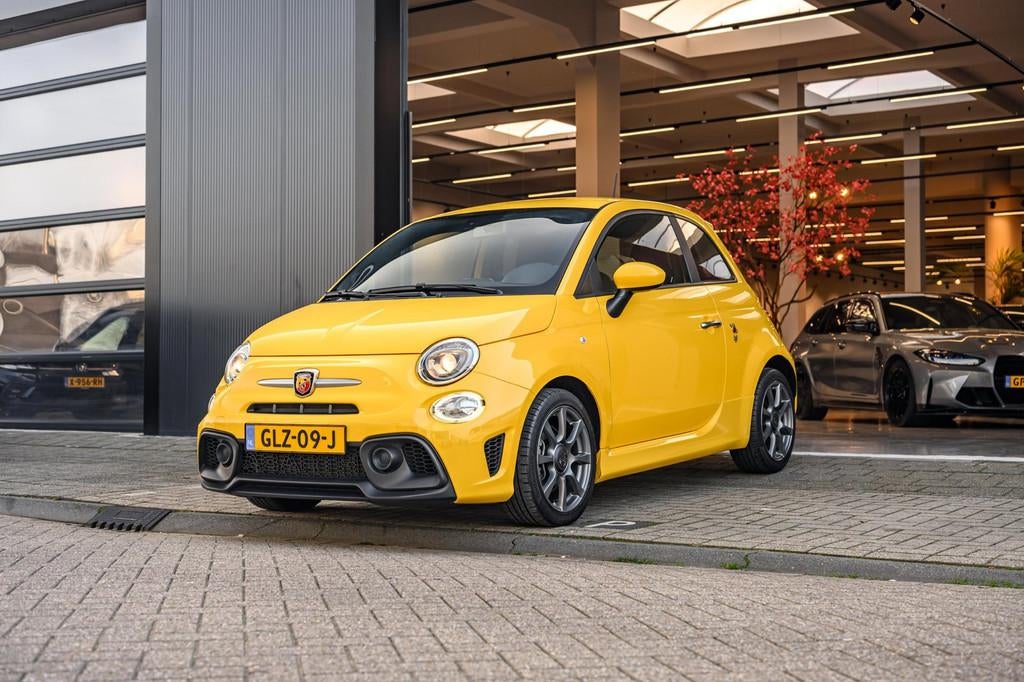 Abarth 595 1.4 T-Jet Abarth 595 |carplay|Yellow|Led|Garantie, Voorwielaandrijving, 145 pk, Stof, Gebruikt
