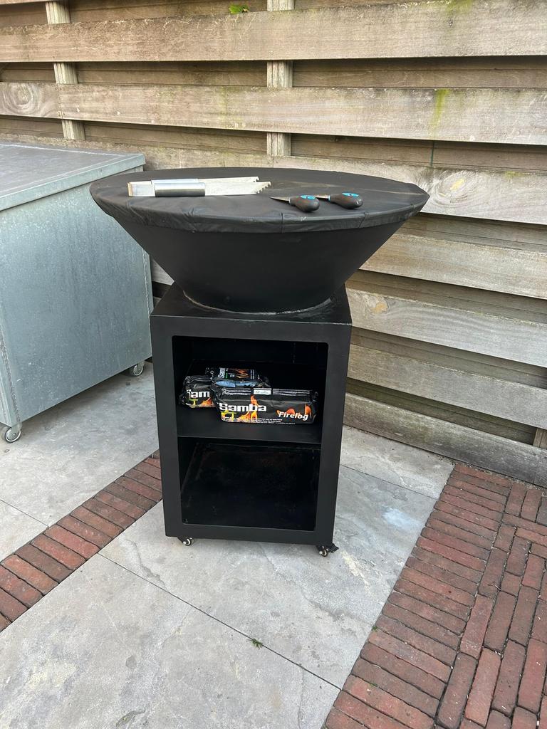 BBQ MET AFDEKZEIL, Ophalen of Verzenden, Zo goed als nieuw