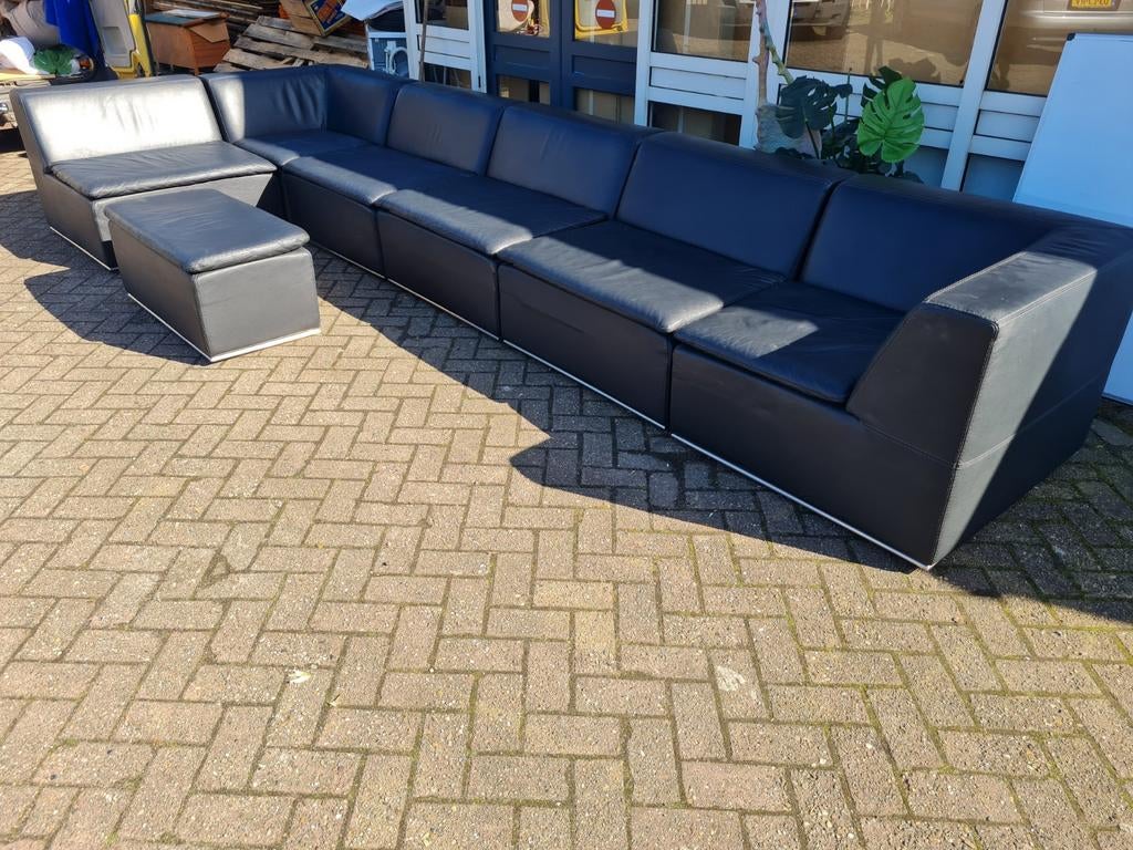 Moderne Zwarte Leren Hoekbank met Hocker - Comfortabel, Huis en Inrichting, Banken | Bankstellen, Ophalen, Gebruikt, 300 cm of meer