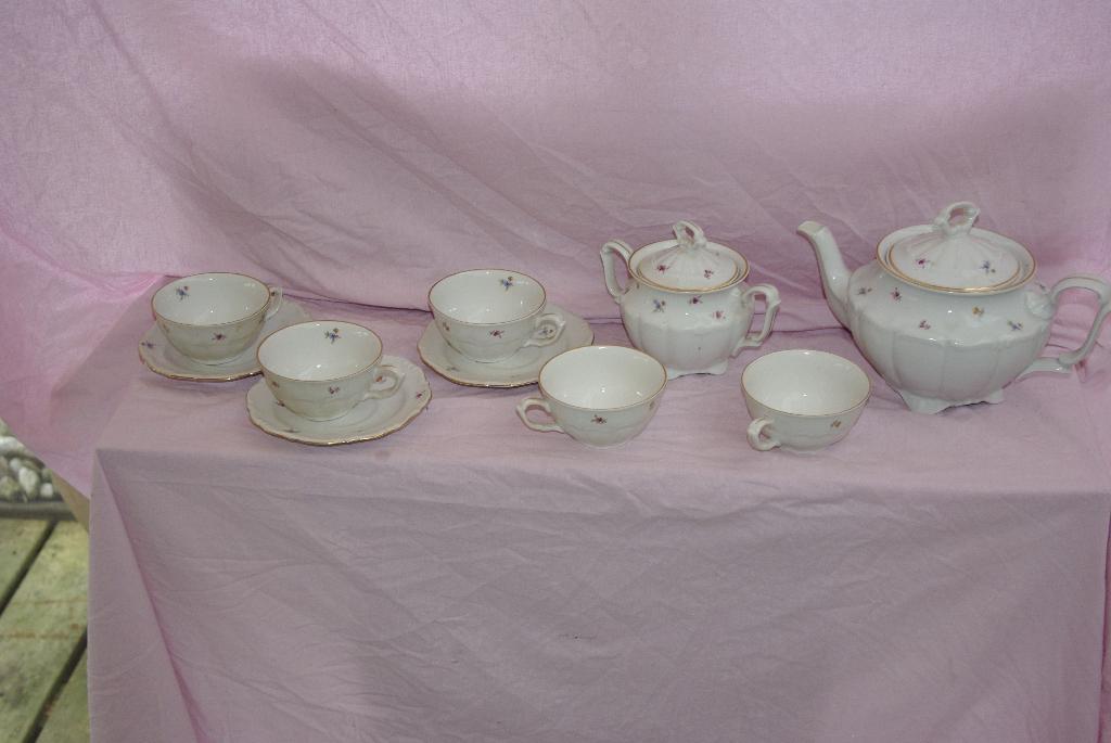 Roosjes servies ( Losse delen, Ophalen of Verzenden