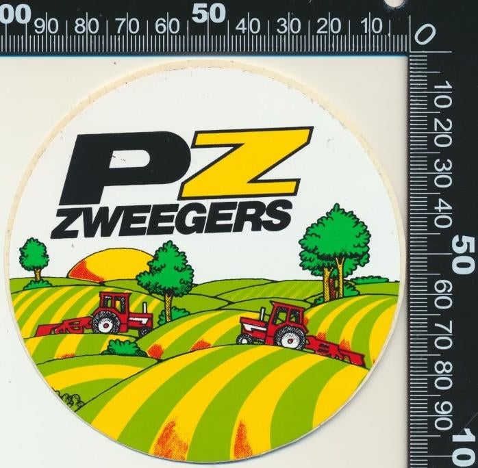 Sticker: PZ Zweegers - Tracktoren in heuvellandschap, Ophalen of Verzenden, Zo goed als nieuw, Bedrijf of Vereniging