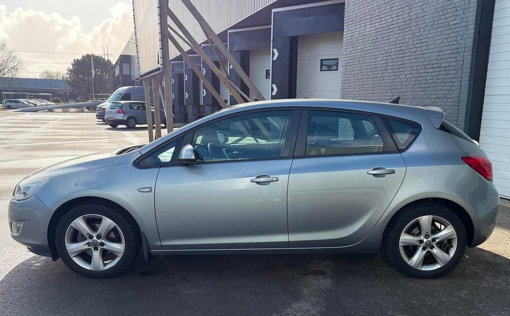 Opel Astra 1.6 Edition NWEAPK/CRUISE/CLIMA/LMV/NAP, Auto's, Euro 5, Stof, 4 cilinders, 116 pk