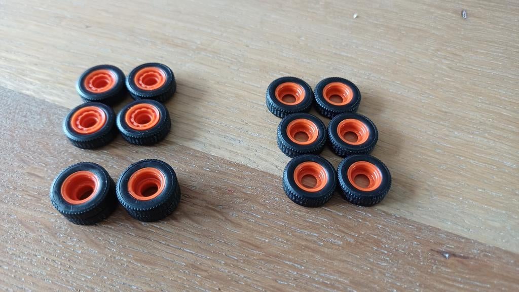 Herpa setje oranje velgen met banden, Hobby en Vrije tijd, Modelauto's | 1:87, Ophalen of Verzenden, Nieuw, Bus of Vrachtwagen