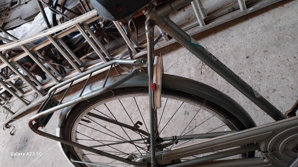 Oude fiets met bagagedrager, Ophalen of Verzenden, Gebruikt, Overige merken