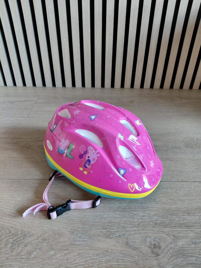 Baby helm van peppa pig en disney prinsessen, Fietsen en Brommers, Fietsaccessoires | Fietshelmen, Ophalen, Zo goed als nieuw