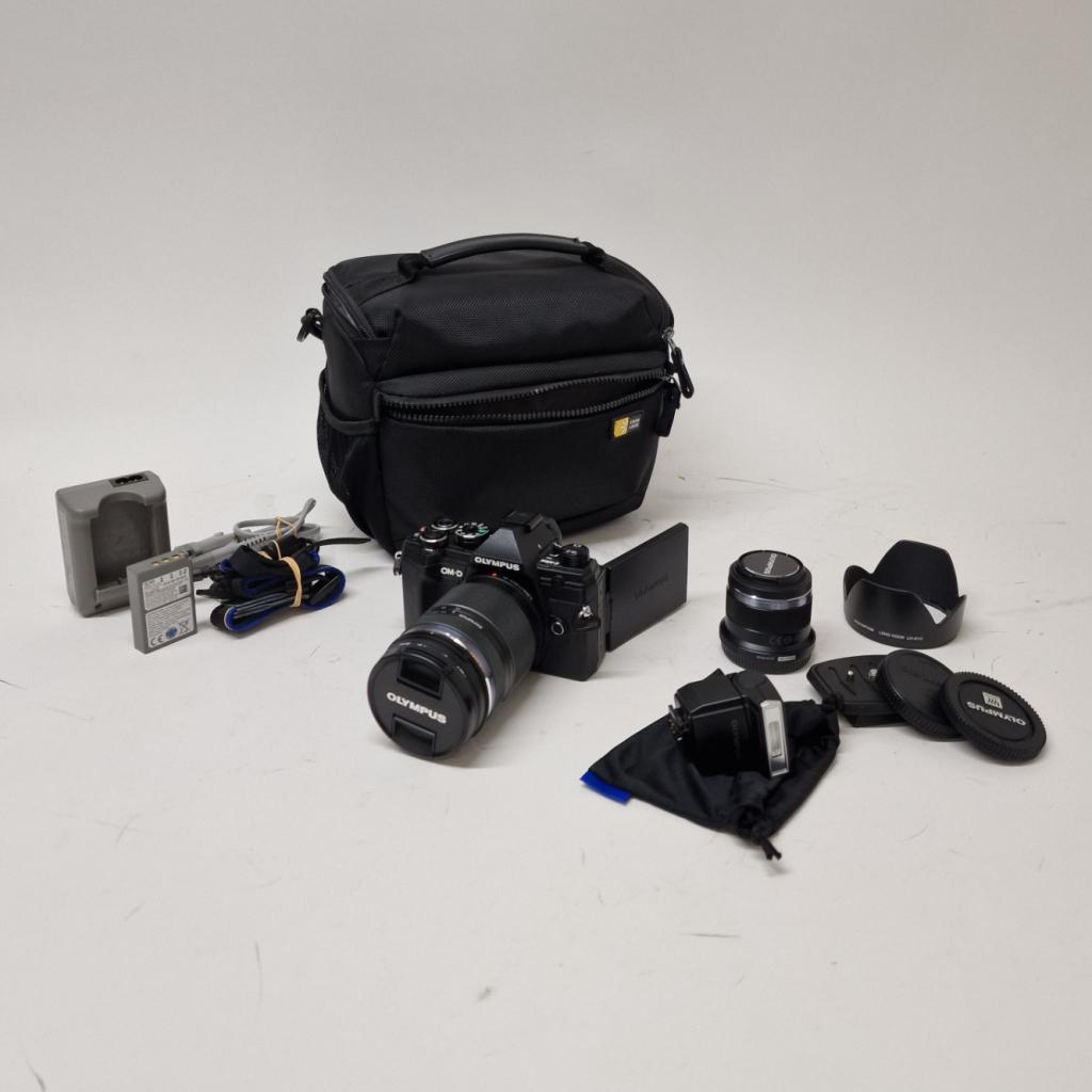 Olympus E-M5 Mark 3 Inc 2 Lenzen Set | Nette staat, Audio, Tv en Foto, Fotocamera's Digitaal, Olympus, Zo goed als nieuw, Support@olympus.com
