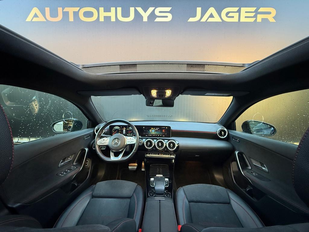 Mercedes-Benz A-klasse 200 Business Solution AMG Pano Camera, Parkeercamera, Gebruikt, 4 cilinders, Blauw