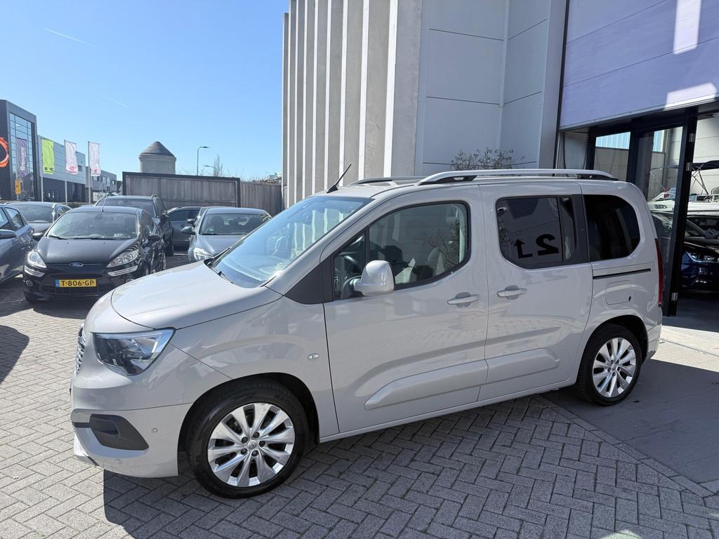 Opel Combo Tour 1.2 Turbo Edition PANO! LED! CARPLAY! CAMERA, Voorwielaandrijving, Stof, Gebruikt, 1331 kg