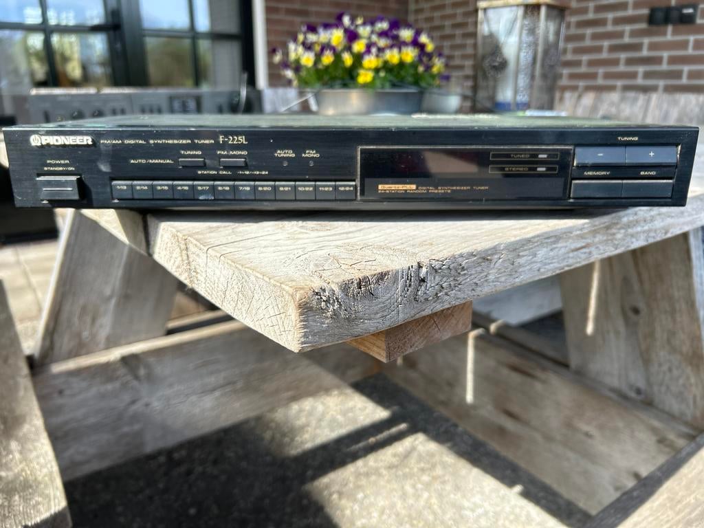 Pioneer F-225L FM/AM Digital Synthesizer Tuner, Ophalen, Niet werkend, Analoog