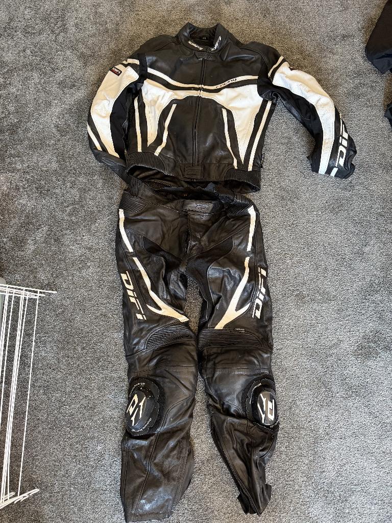 Difi leren motorpak (Jas 54 / broek 56) z.g.a.n., Motoren, Kleding | Motorkleding, Difi, Tweedehands, Heren, Combipak