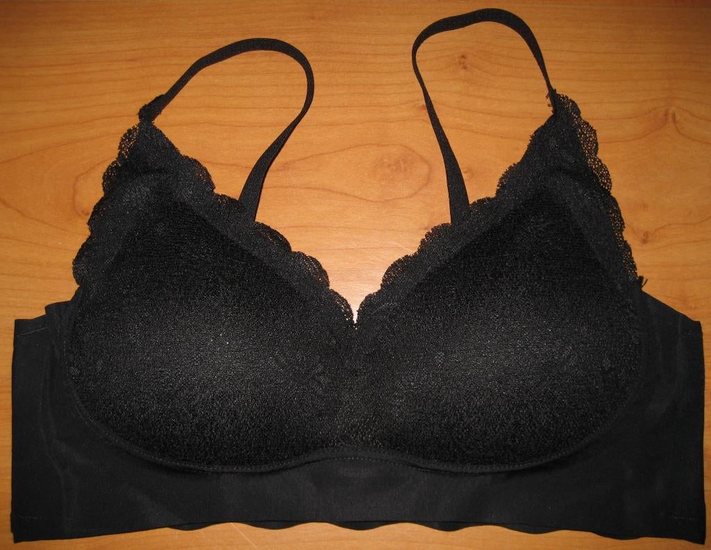 Nieuwe zwarte BH top cup B maat S, Kleding | Dames, Ondergoed en Lingerie, Ophalen of Verzenden, Zwart, BH