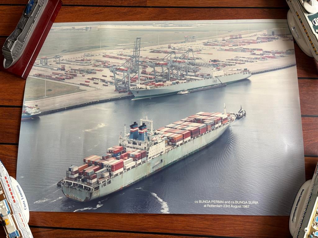 Poster NedLloyd Rotterdam 1987, Verzamelen, Ophalen of Verzenden, Gebruikt, Kaart, Foto of Prent