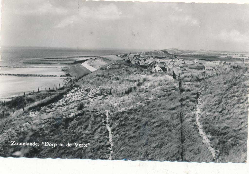 9457 Zoutelande, Dorp in de verte, Ophalen of Verzenden, 1940 tot 1960, Zeeland