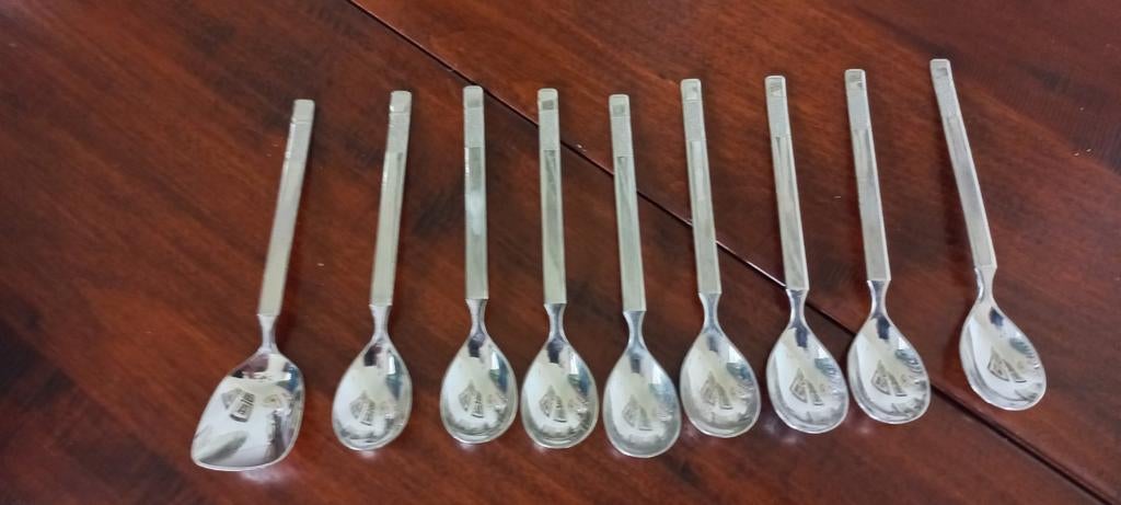 8 Lepeltjes Verzilverd met bijpassende suikerlepel, Antiek en Kunst, Antiek | Bestek, Ophalen of Verzenden