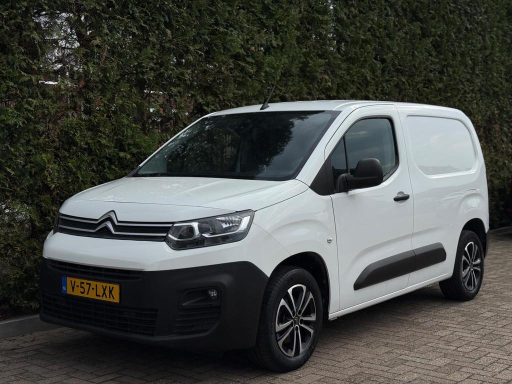 Citroen Berlingo 1.2 PureTech CarPlay Camera BTW, Gebruikt, Zwart, 1199 cc, Wit