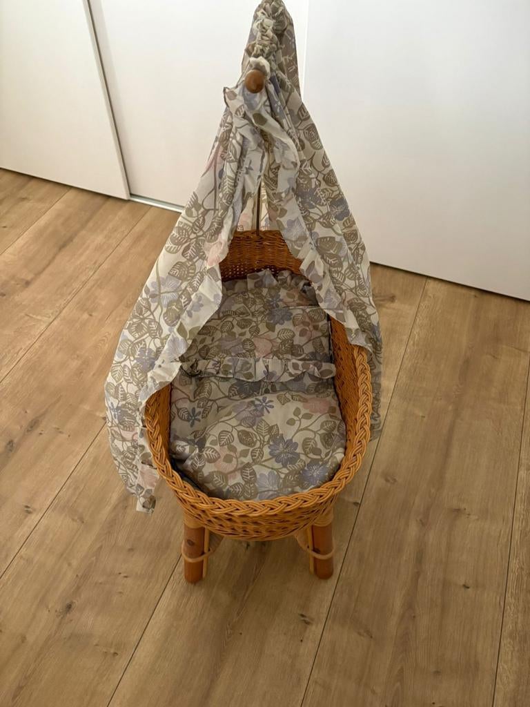 Rieten poppenwieg met kap  vintage stijl, Ophalen, Gebruikt, Babypop