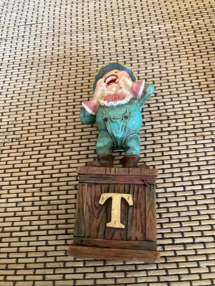 Efteling Laaf Beeldje  letter T van De Laaf Collectie 018053, Verzamelen, Efteling, Ophalen of Verzenden, Zo goed als nieuw, Beeldje of Poppetje