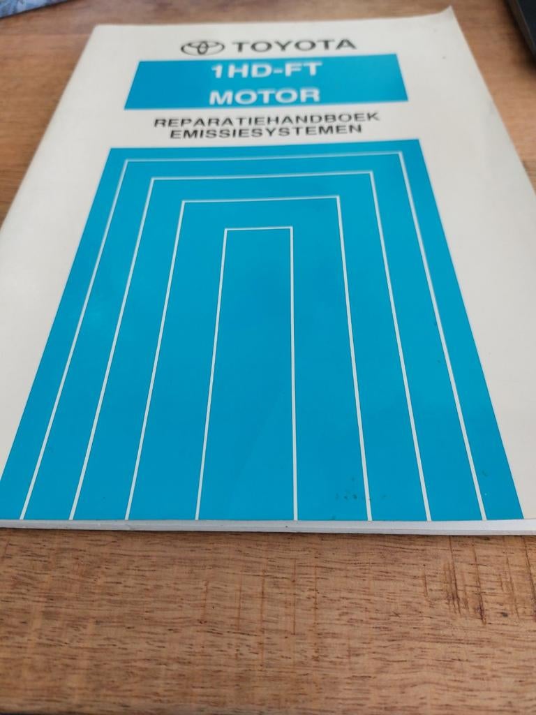 REPARATIEHANDBOEK EMISSIESYSTEMEN TOYOTA 1HD-FT MOTOR LANDCR, Ophalen of Verzenden