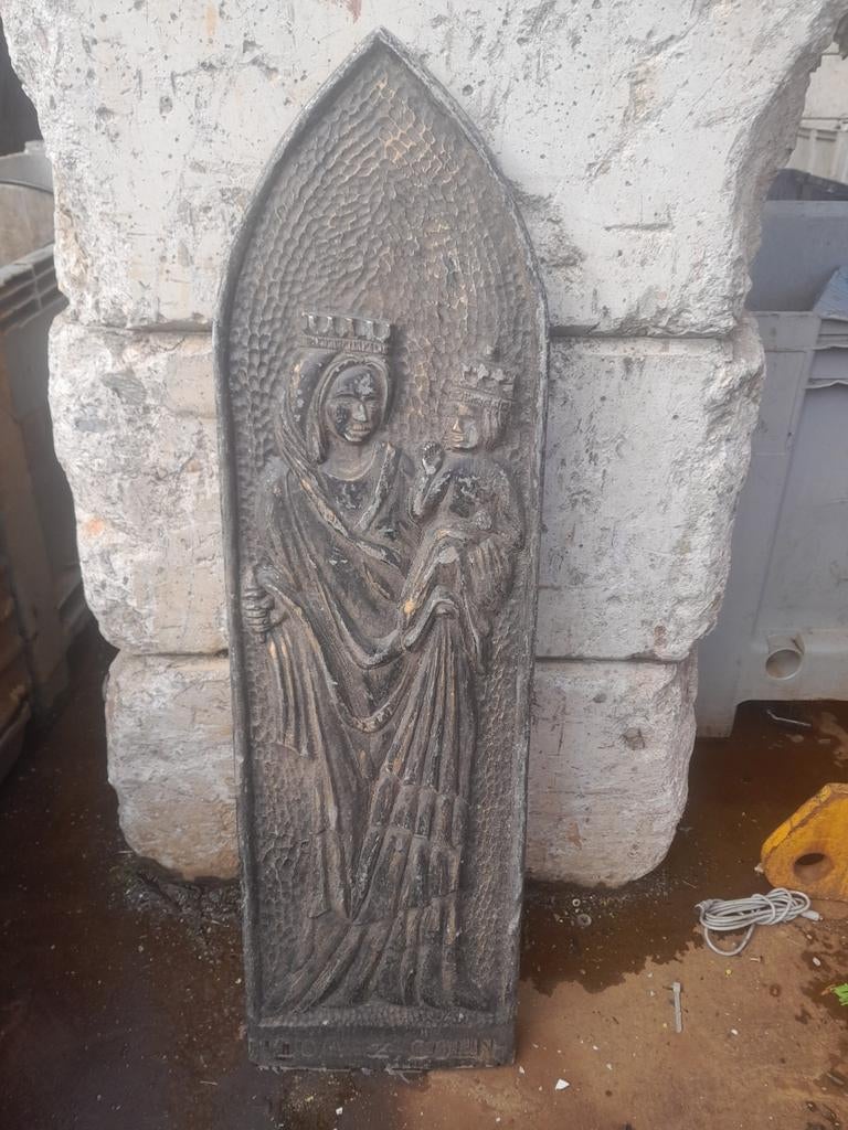 Giet aluminium  heilig beeld, Ophalen, Steen