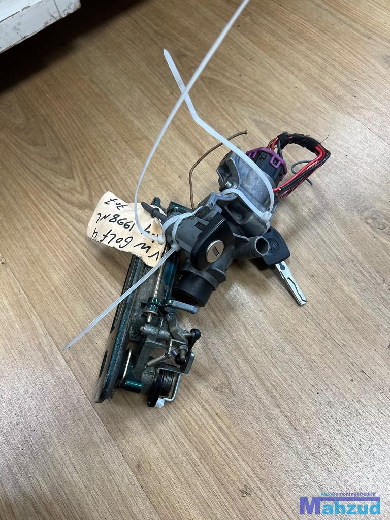 VW GOLF 4 Contactslot met sleutel, Gebruikt, Volkswagen, Volkswagen AG, Berliner Ring 2
38440  Wolfsburg, DE