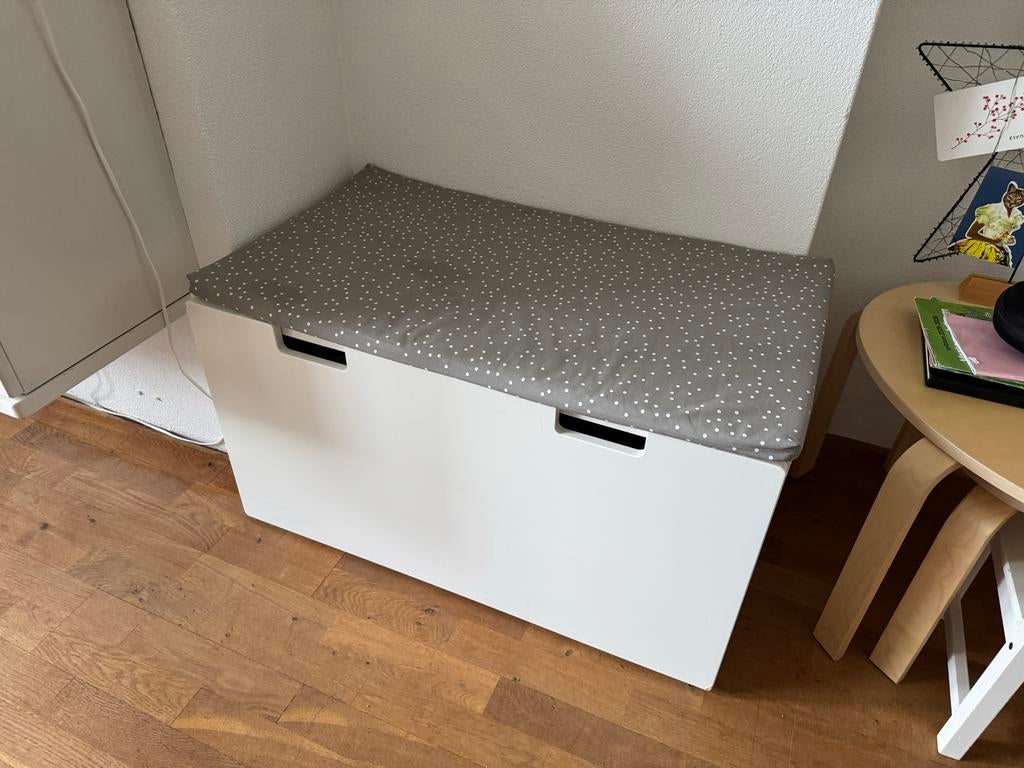 Witte kast met kussen, Gebruikt, Minder dan 75 cm, 50 tot 70 cm, Ophalen