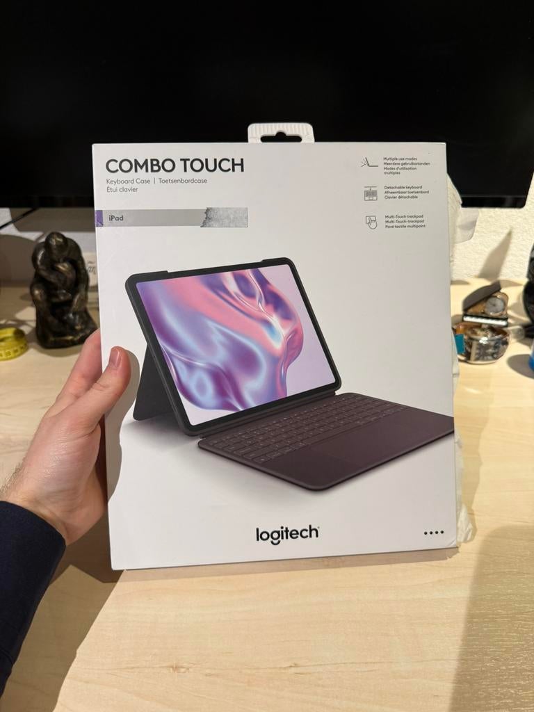 Logitech combo touch - ipad pro 13 - M4/M5, 13 inch of meer, Bescherming voor- en achterkant, Ophalen of Verzenden, Zo goed als nieuw