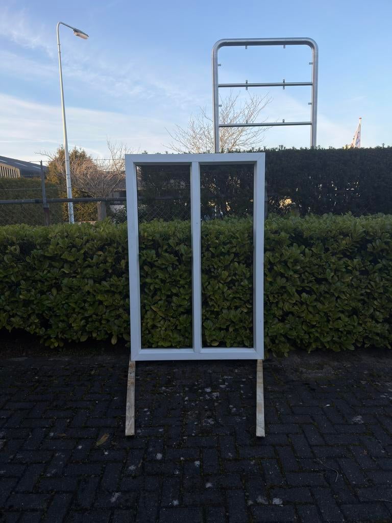 Kunststof kozijn 170,9x111,4x9, Doe-het-zelf en Verbouw, Kunststof, Ophalen of Verzenden, Zo goed als nieuw, Raamkozijn