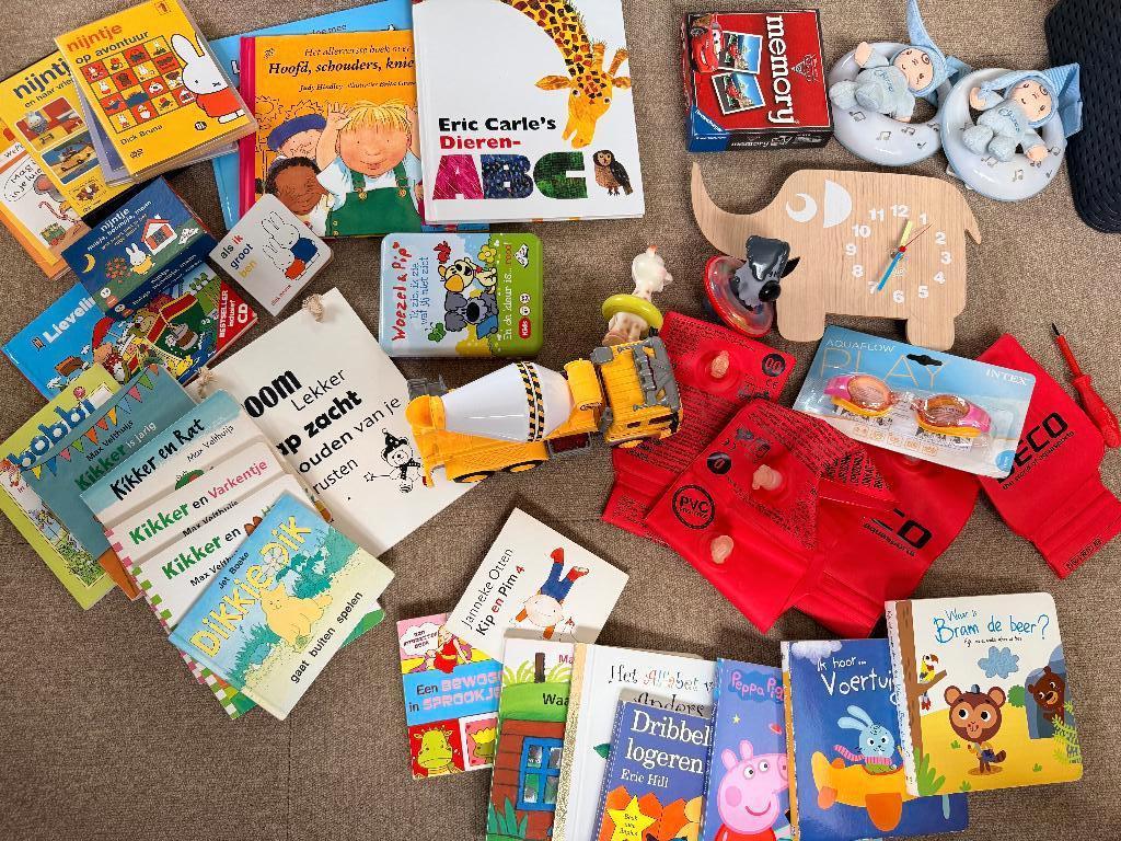Spellen, dvd's, klok, zwembandjes 1-6 jaar in speelgoedmand, Ophalen, Gebruikt, Jongen of Meisje