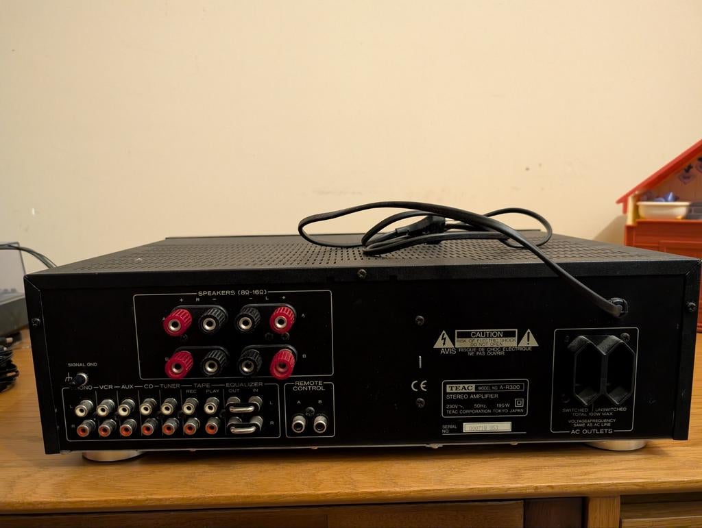 TEAC A-R300 Stereo Versterker - Goed Onderhouden, Ophalen of Verzenden, Gebruikt, Stereo, Overige merken