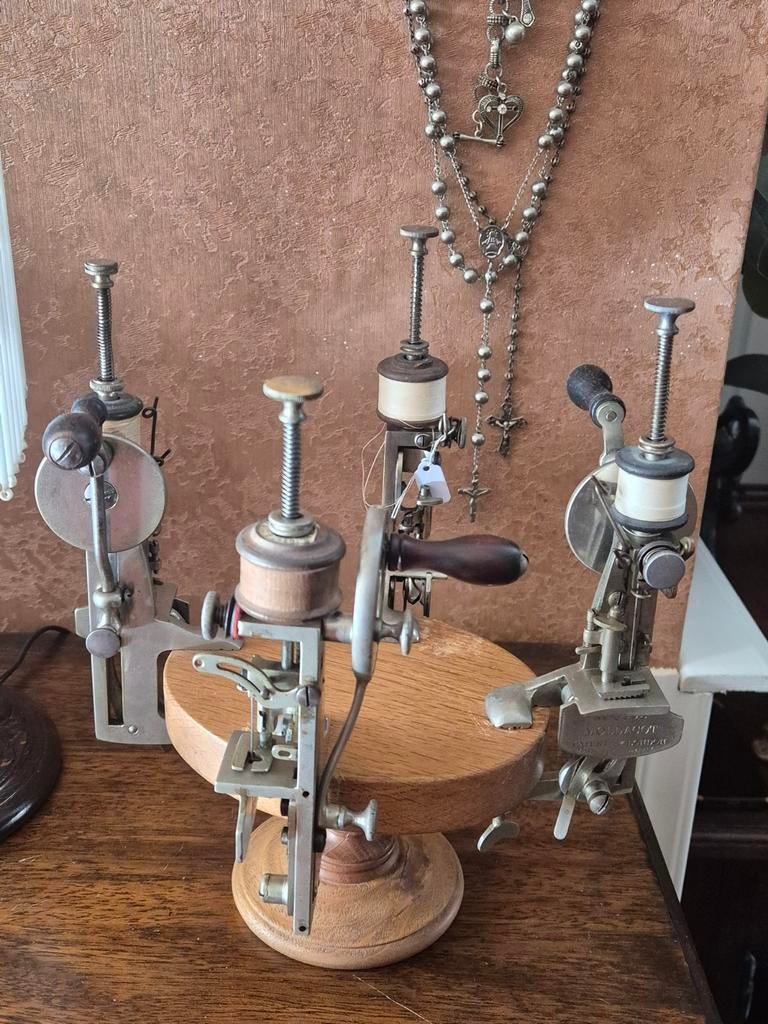 Antieke Naaimachine Moldacot 4 verschillende 1880 - 1885, Ophalen
