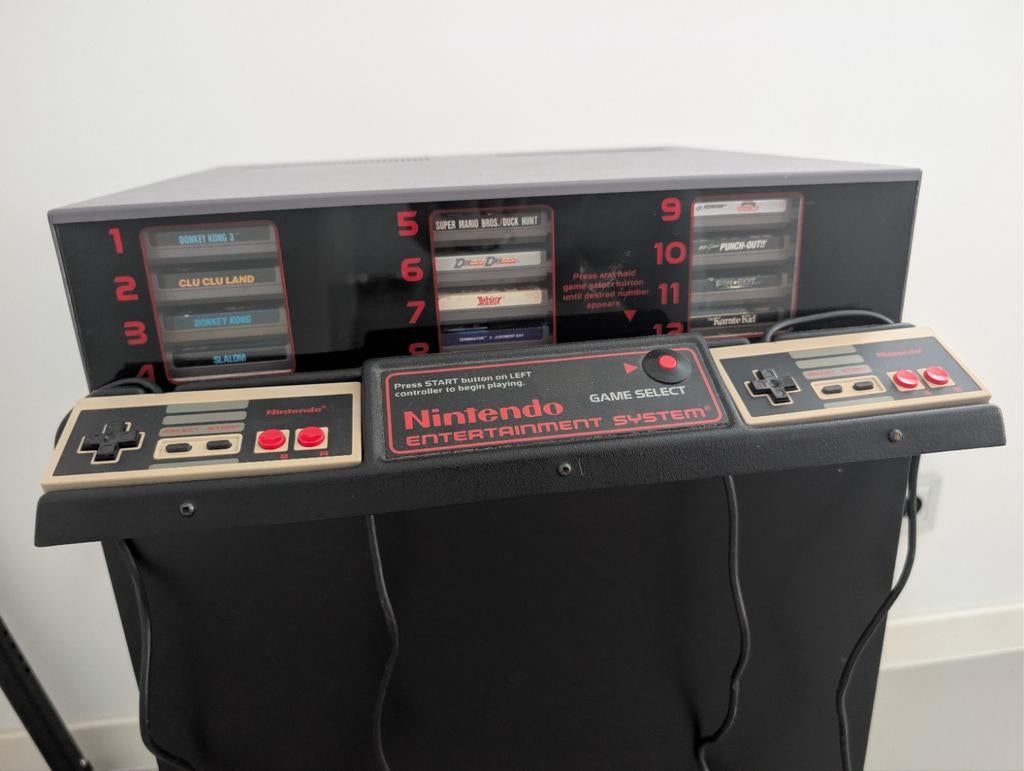 Nintendo M82 in Super Staat - Collectors Item!, Ophalen of Verzenden, Zo goed als nieuw, Met 2 controllers