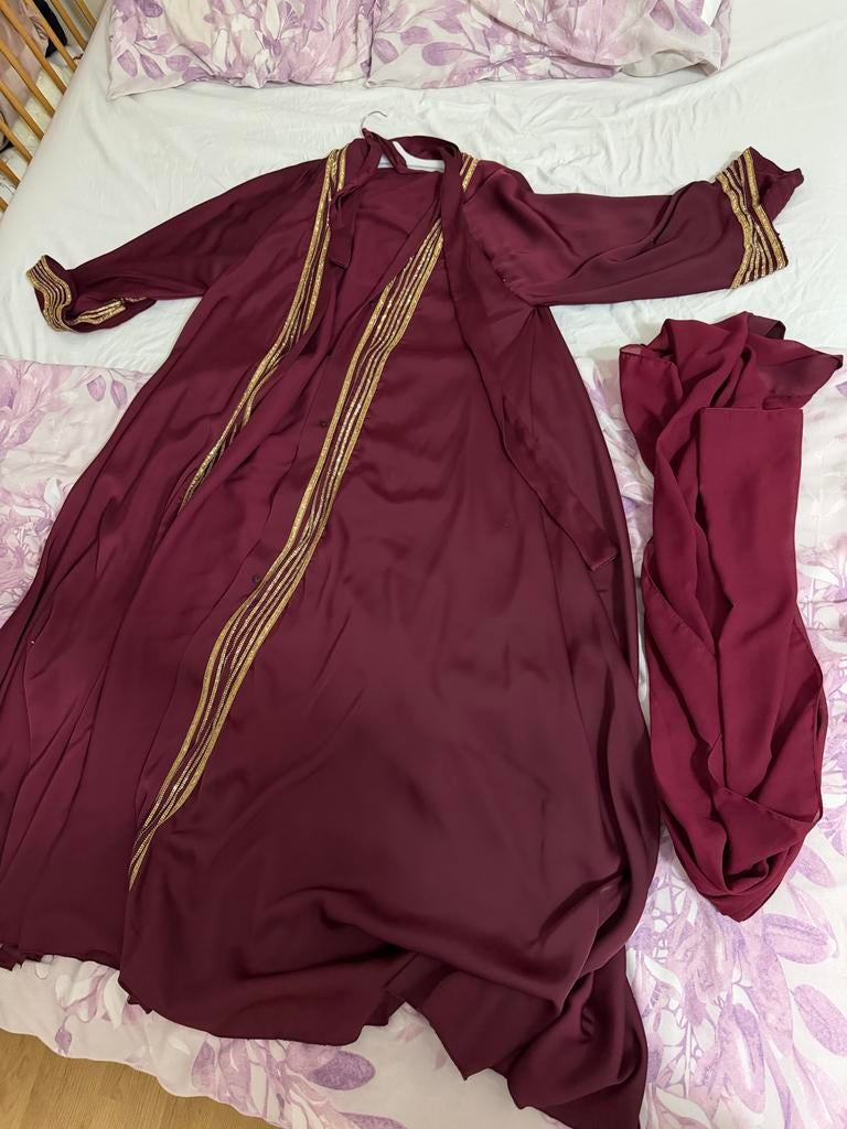 Mooie Abaya - One Size - Zo goed als nieuw!, Paars, Maat 46/48 (XL) of groter, Ophalen of Verzenden, Zo goed als nieuw