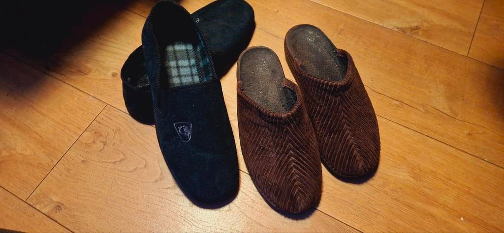 2 paar sloffen met harde zool mt 43, Ophalen of Verzenden, Zo goed als nieuw, Pantoffels of Sloffen