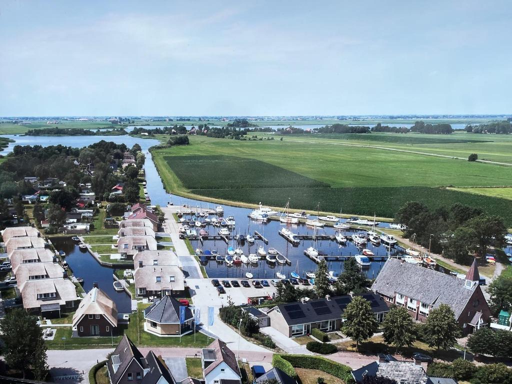 4,5&6 April a.s. kijkdag!! Prachtige stacaravan a/h water!, Tot en met 4