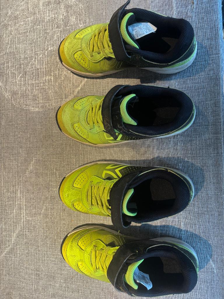 Tennisschoenen 2paar maat 33 en 34, Sport en Fitness, Tennis, Overige merken, Gebruikt, L00, Schoenen