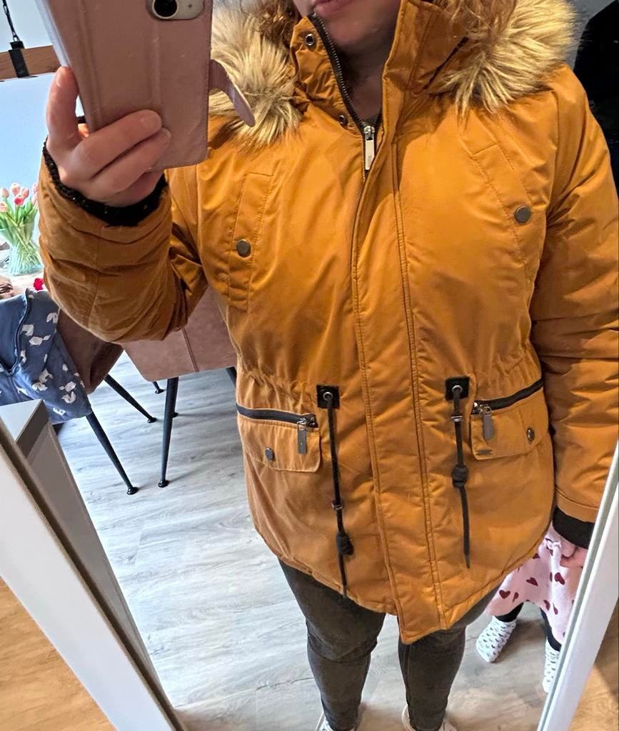 Superdry Winterjas Maat 46 (XL) dames, Ophalen of Verzenden, Zo goed als nieuw, Maat 46/48 (XL) of groter, Geel