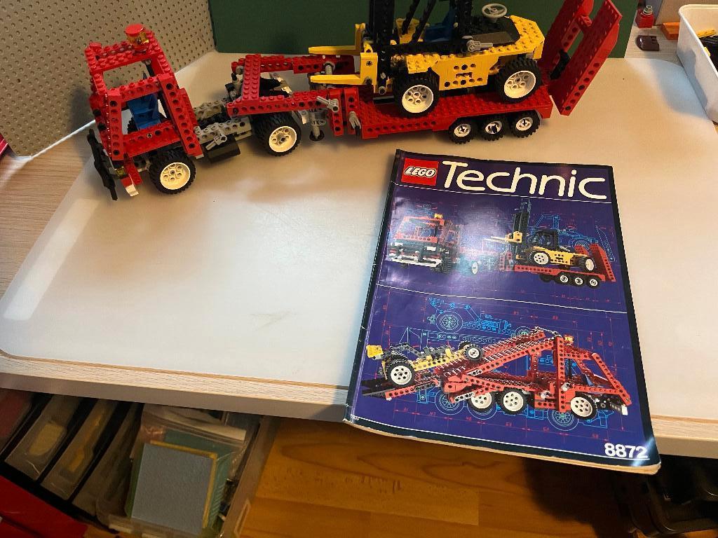 lego technic 8872 truck met trailer /dieplader  vorkheftruck, Kinderen en Baby's, Speelgoed | Duplo en Lego, Ophalen of Verzenden